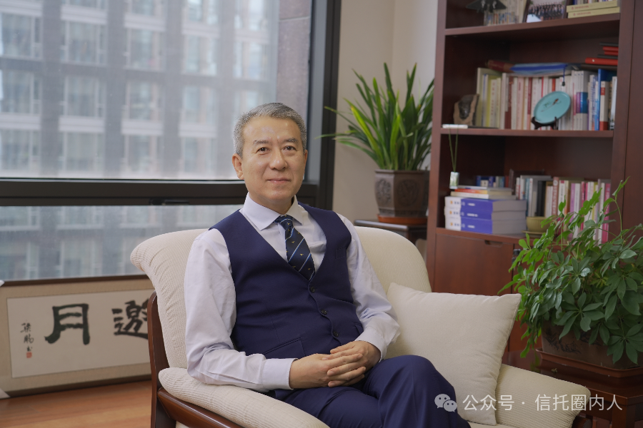 带领昆仑信托信托扭亏为盈	，他回归银行拟任行长！